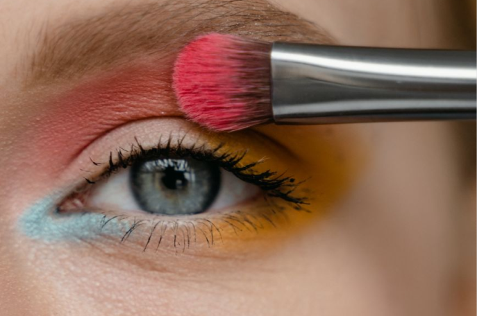 Cores Vibrantes na Maquiagem