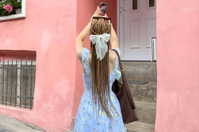 Vestido Floral com Laços: Como Usar Sem Parecer Doce Demais